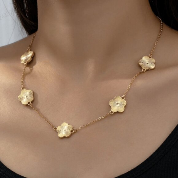 18K Gold Filled Clover Motif Station Necklace - Picture 2 of 5